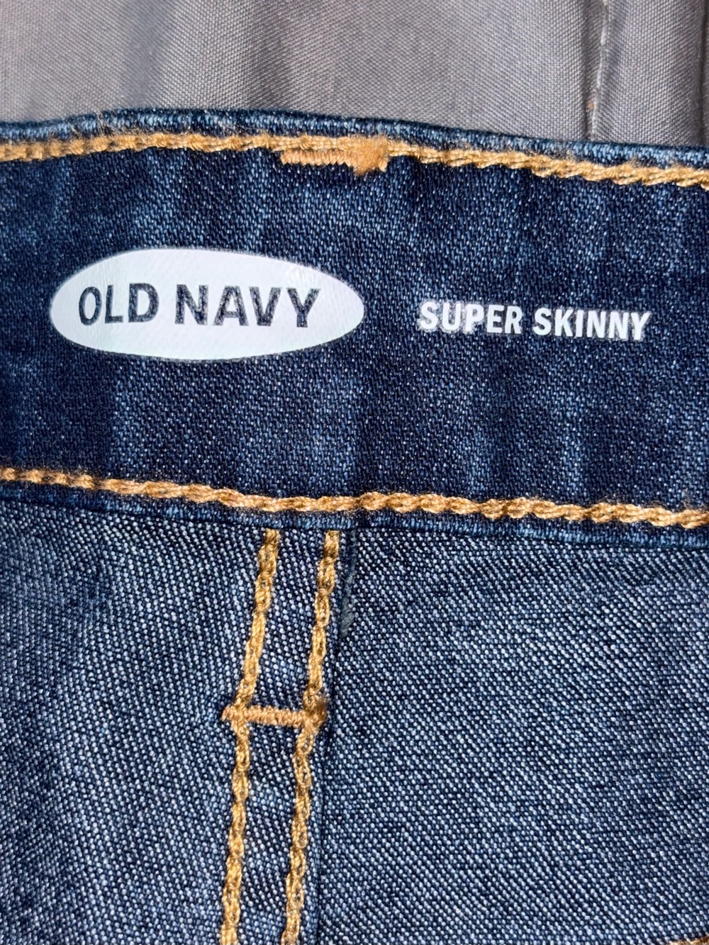 NWT Old Navy Super Skinny Dark Wash Jeans Size 12 Short - Picture 8 of 8
